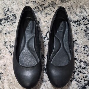 Born Women's Black Adour Ballet Flat